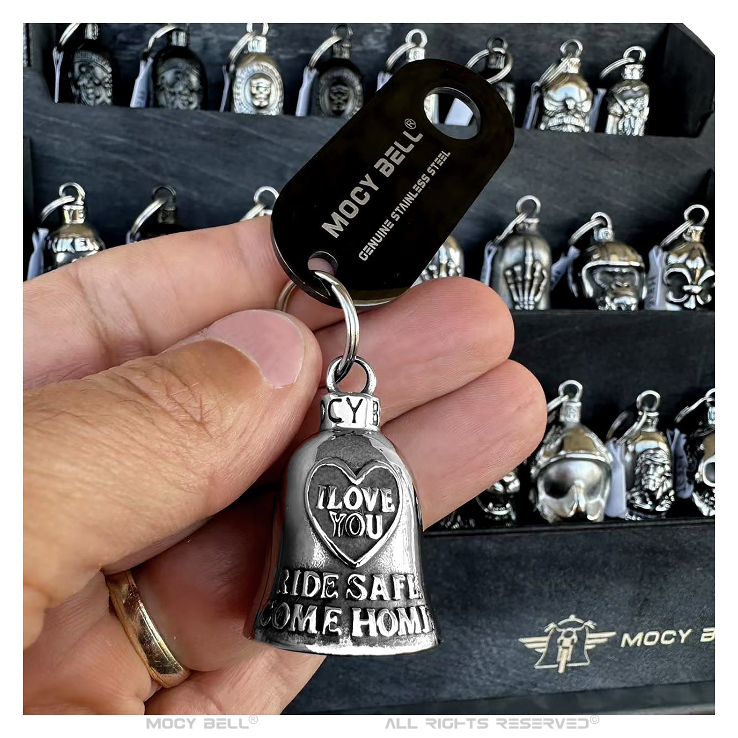 Accessoire moto acier inoxydable, support noir pour clochette porte-bonheur Guardian, installation facile et fiable.