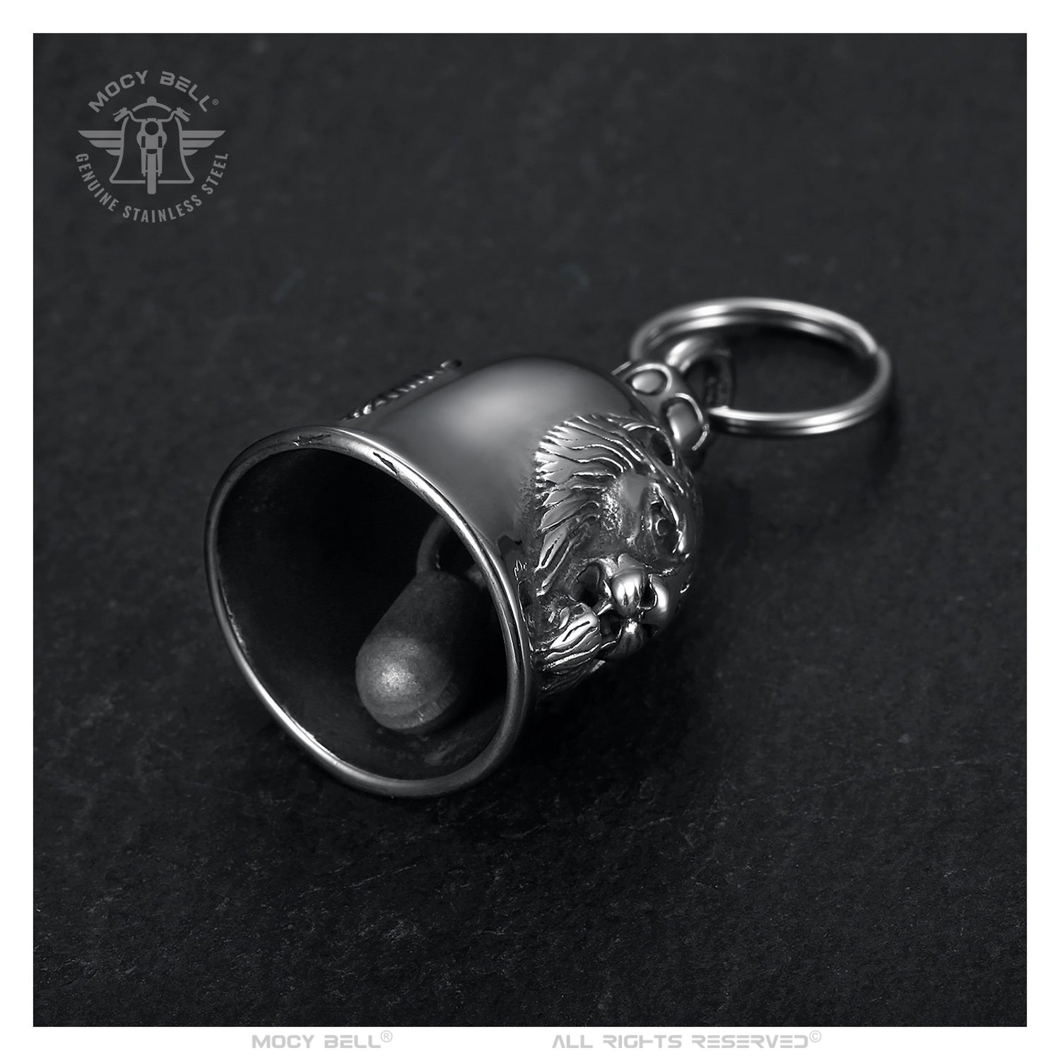 Detail d une clochette moto porte-bonheur montrant la finition et la qualite de fabrication